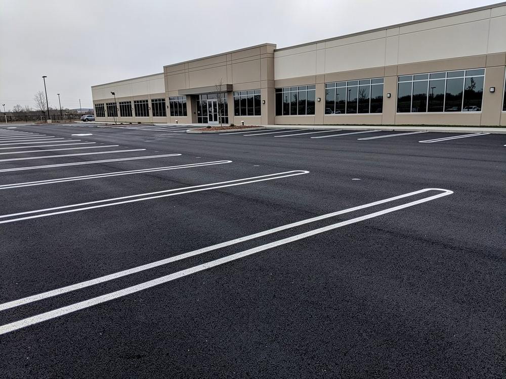commercial asphalt parking lot paving near Louisville, KY
